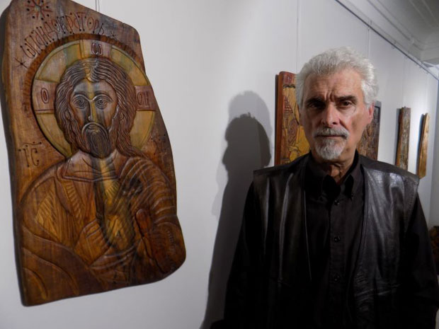 Напустио је посао у војсци и посветио се резбарењу: Момчилове иконе стигле су до Хиландара, Студенице и Дечана